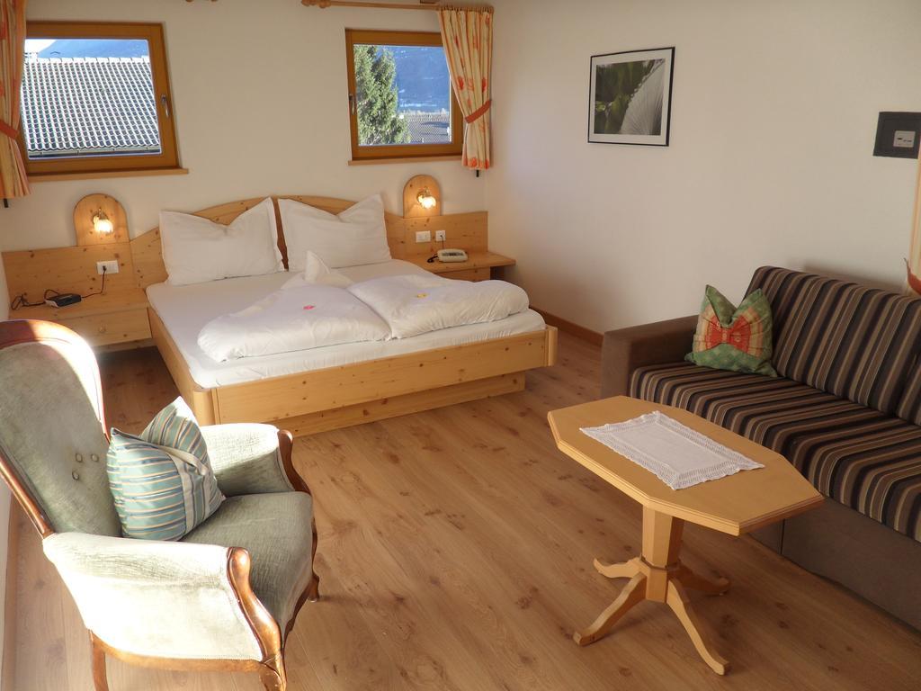 Hotel Fleuralp チェルメス 部屋 写真