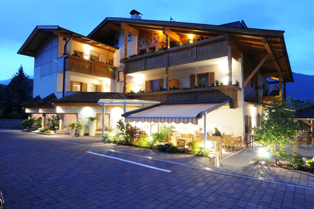 Hotel Fleuralp チェルメス エクステリア 写真