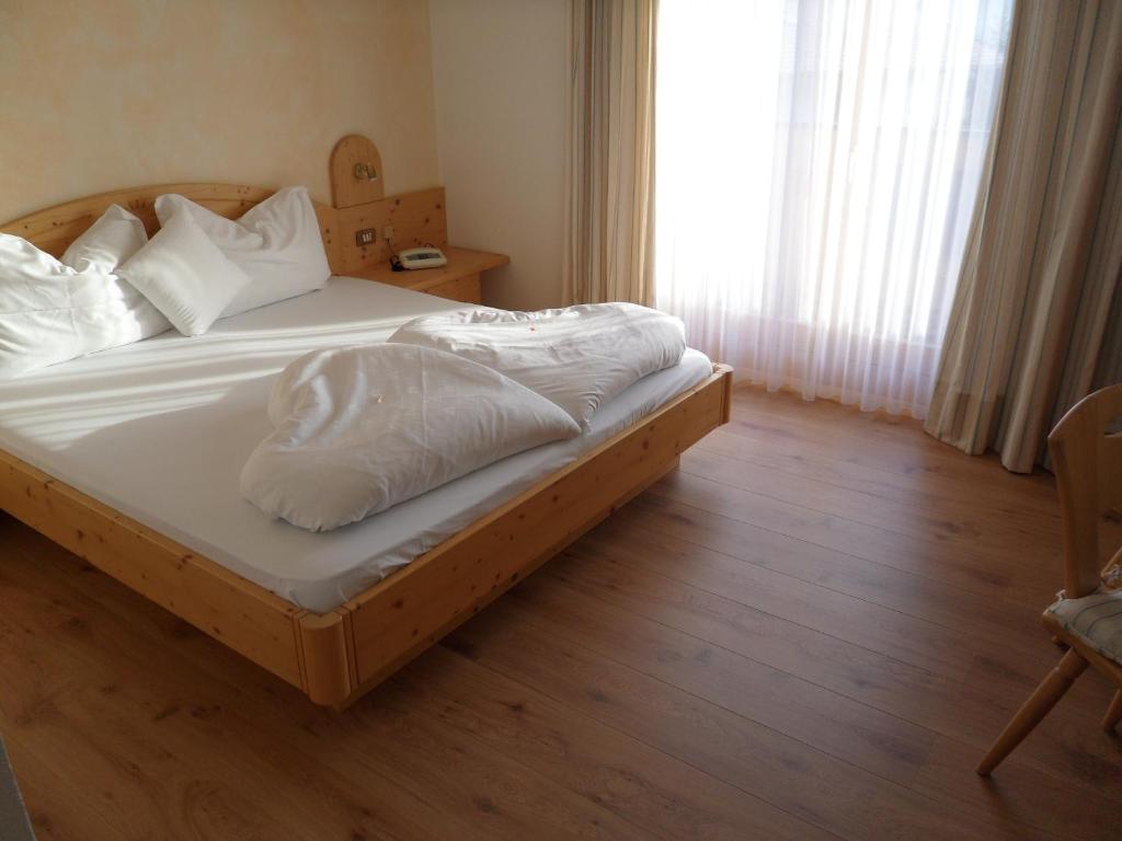 Hotel Fleuralp チェルメス 部屋 写真