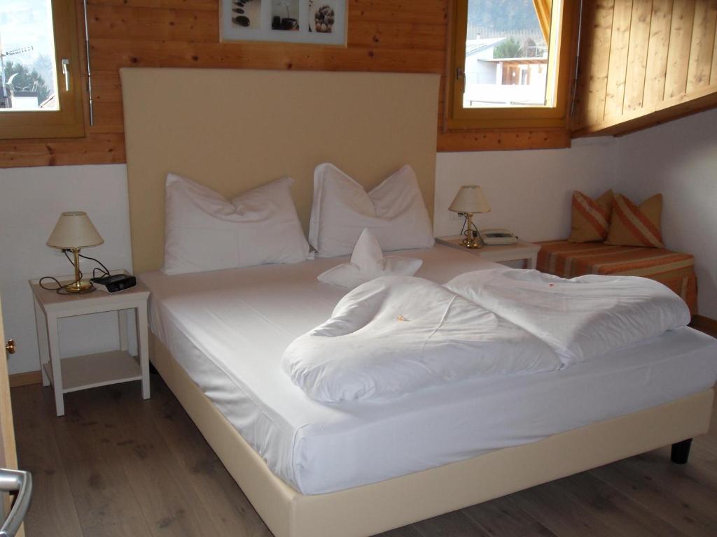 Hotel Fleuralp チェルメス 部屋 写真