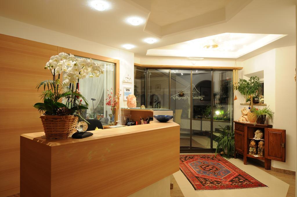Hotel Fleuralp チェルメス エクステリア 写真